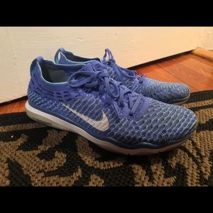 Nike Women Flyknit 7.5 Shoes Blue